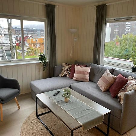 Centrally Located Apartment With 2 Bedrooms And Free Parking 特罗姆瑟 外观 照片